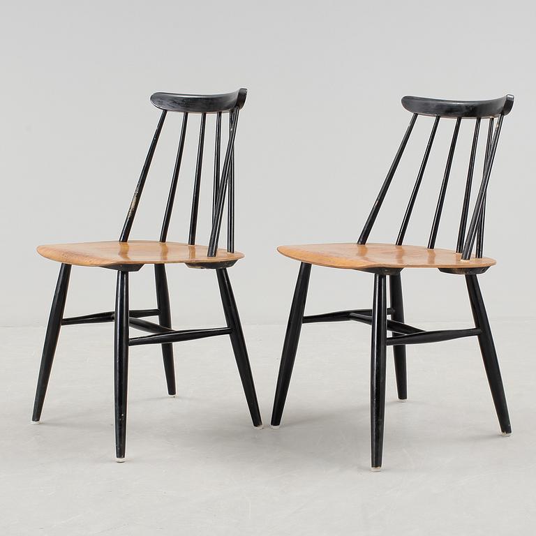 STOLAR, 2 st. "Fanett". Ilmari Tapiovaara, Edsbyverken. Modellen formgiven 1949.