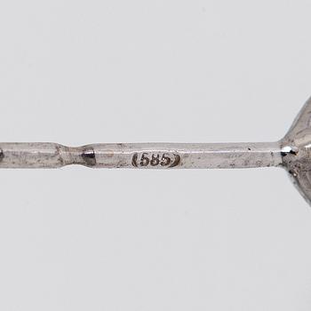 Örhängen, briljantslipade diamanter totalt 1,00 ct, 14K vitguld.