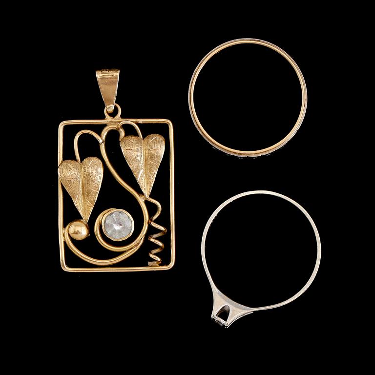RINGAR OCH HÄNGE, 18K guld, med diamanter tot ca 0.08 ct. Vikt ca 6 g.