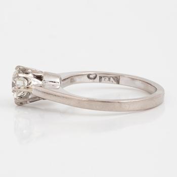 A solitare brilliant-cut diamond ring.