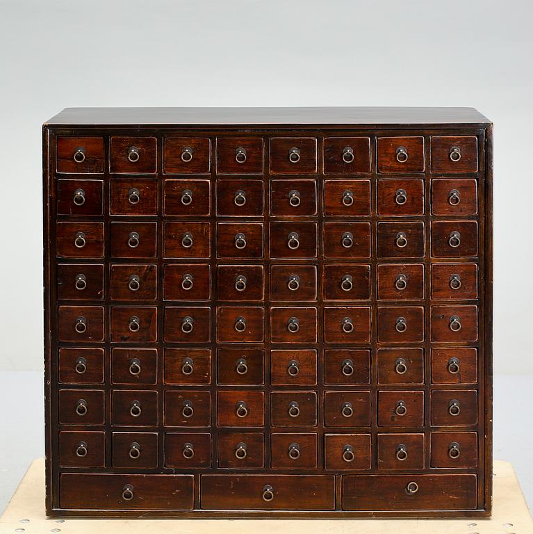 KABINETTSKÅP, 1900-tal.