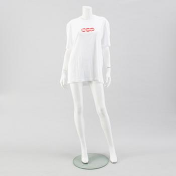 LOUIS VUITTON, "Supreme", monogram t-shirt, storlek L.