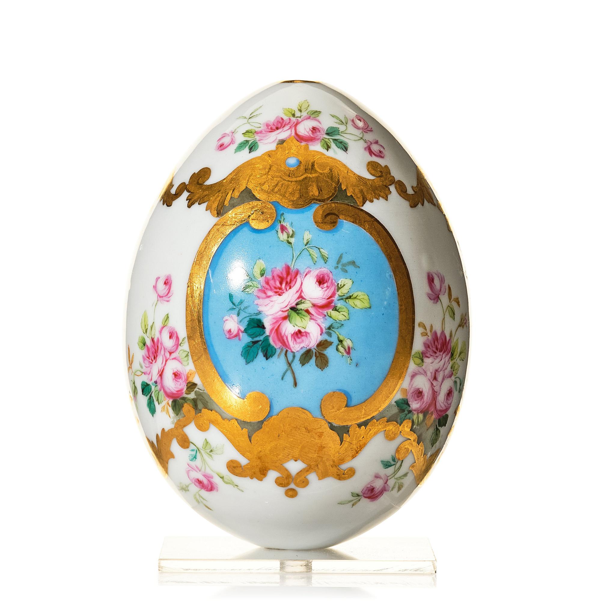 Ägg, porslin. 1800-tal, troligen Kejserliga porslinsmanufakturen, St Petersburg.