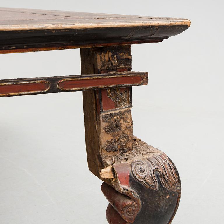 BORD/SÄNGUNDERREDE. Kina, 1800-tal.