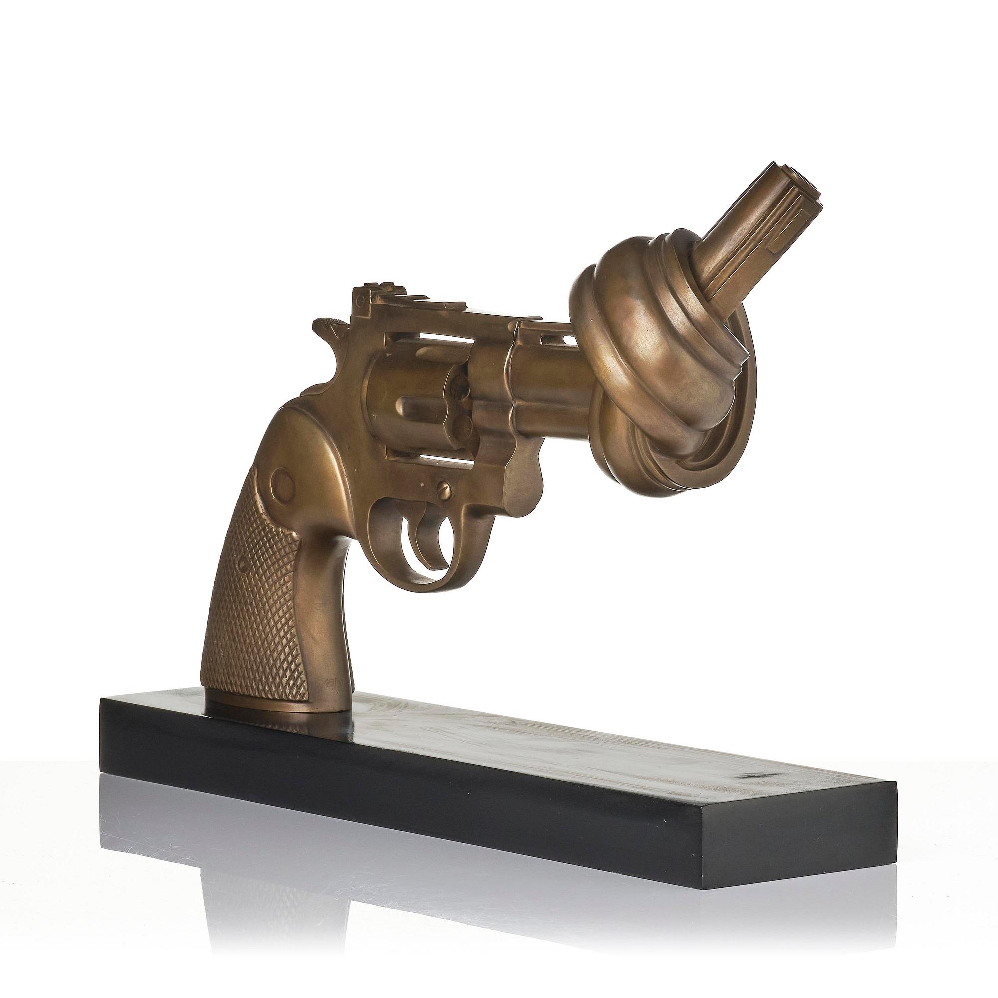 Carl Fredrik Reuterswärd, "Non Violence".
