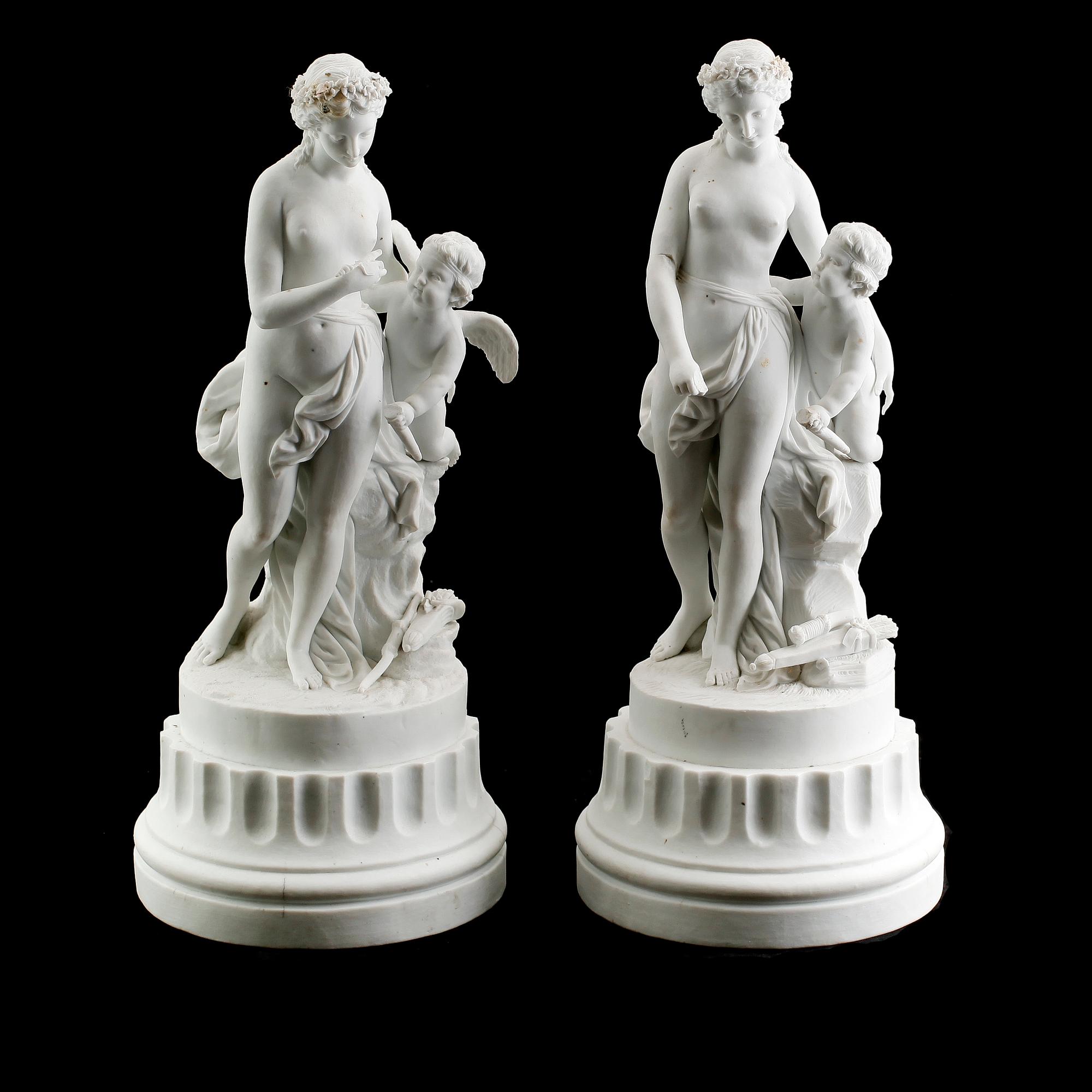 SKULPTURER, 2 st, marmormassa, möjligen Frankrike, 1800-talets andra hälft.