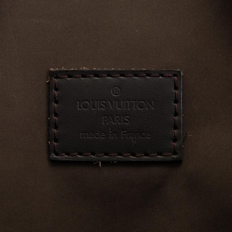 Louis Vuitton, "Damier Geant Messenger" bag.