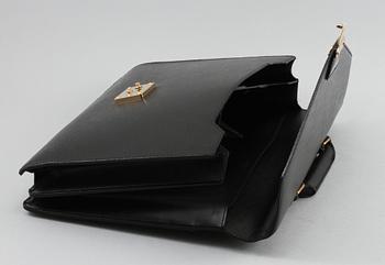 PORTFÖLJ, "Serviette conseiller ambassadeure Epi", Louis Vuitton.