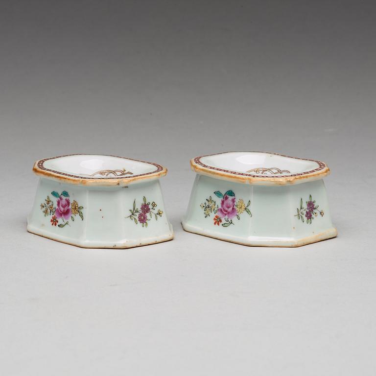 A pair of famille rose salts, Qing dynasty, Qianlong (1736-95).