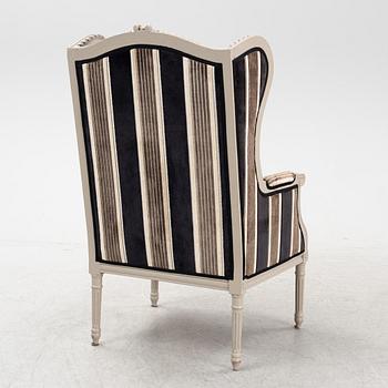 A Louis XVI-syle bergère, first half of the 20th century.