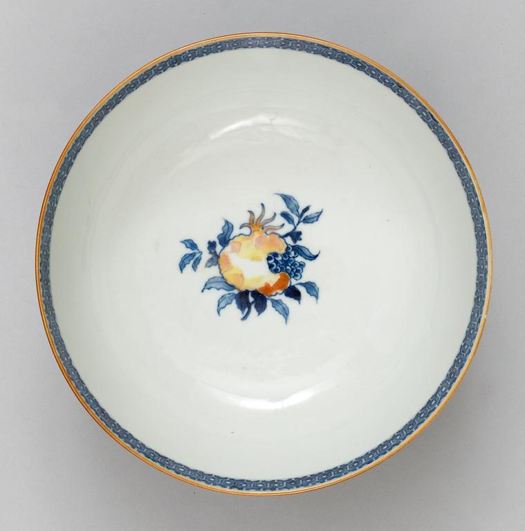 BÅLSKÅL, kompaniporslin. Qing dynastin, Qianlong (1736-95).