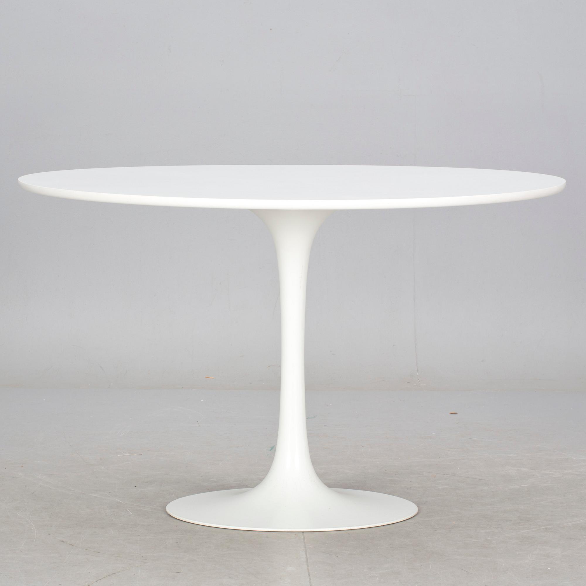 BORD, "Tulip" Eero Saarinen, Knoll International, 1900-talets andra hälft.