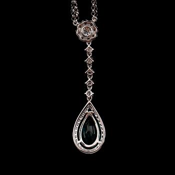 COLLIER, 18 k vitguld, smaragd ca 1.86 ct, briljantslipade diamanter tot ca 0.94 ct.