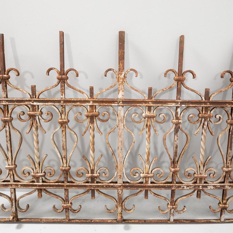 Staket 5 sektioner omkring 1900 smide.