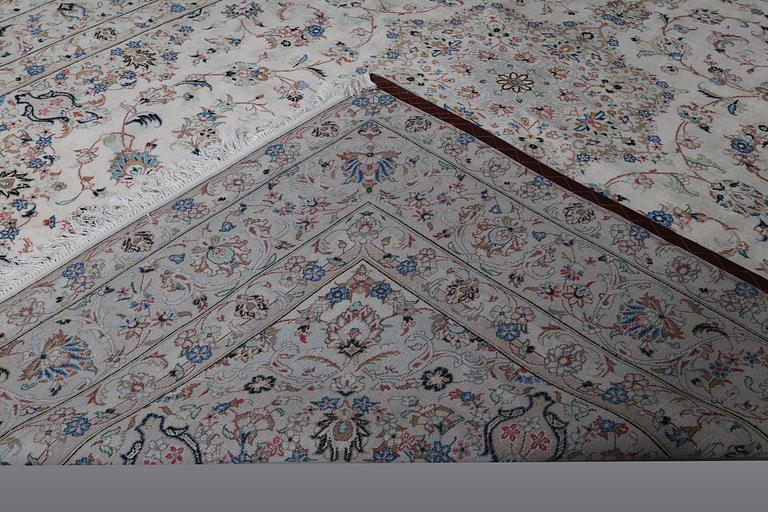 A CARPET, Kashan, signerad Kashan Frothan, ca 390 x 295 cm.