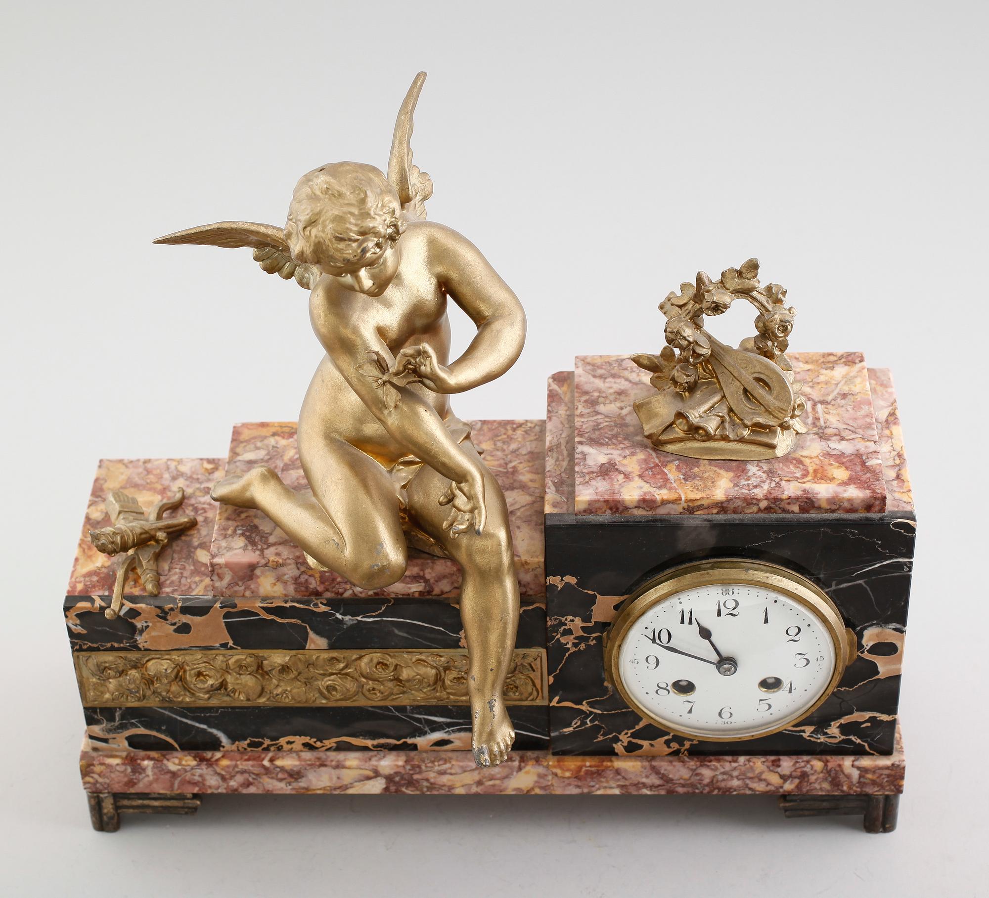 BORDSPENDYL, 1900-talets första hälft.