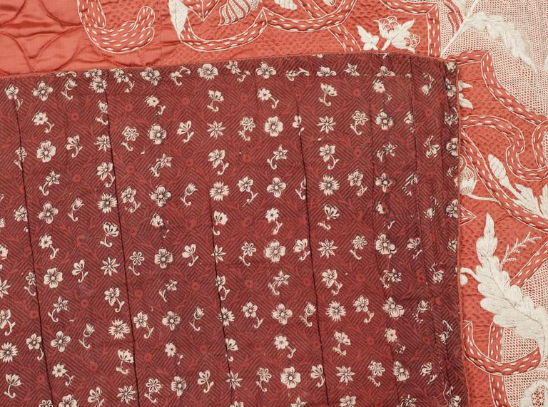 TÄCKE, broderat siden, 1800-tal. 202 x 212.