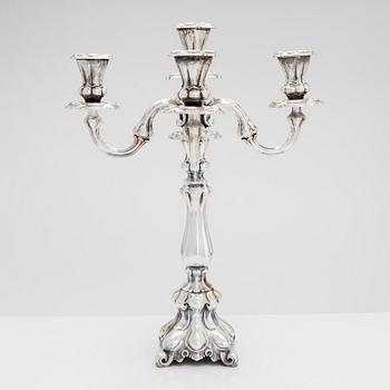 Kynttelikkö, hopeaa, Kultakeskus, Hämeenlinna 1965.