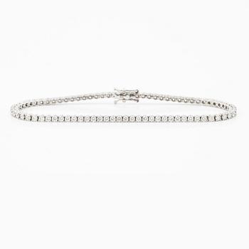 Tennisarmband 18K vitguld med runda briljantslipade diamanter.