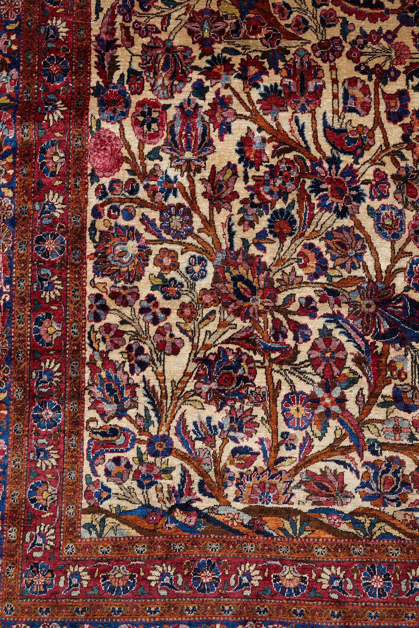 A carpet, a semi-antique silk Kashan, ca 317 x 207-210,5 cm.