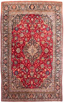 A semaintique/antique Kashan carpet ca 383x265 cm.