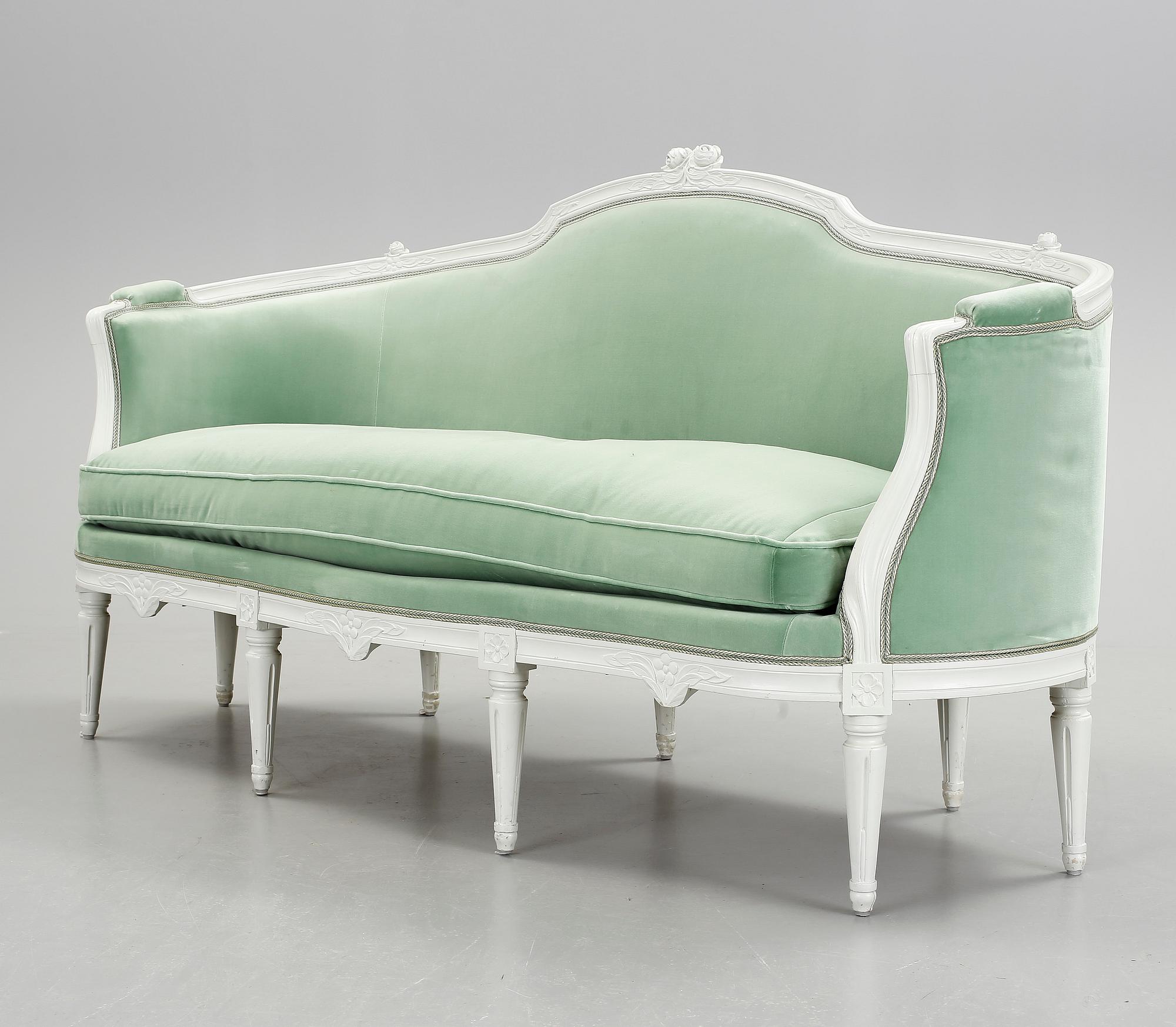 SOFFA, gustaviansk stil. 1900-tal.