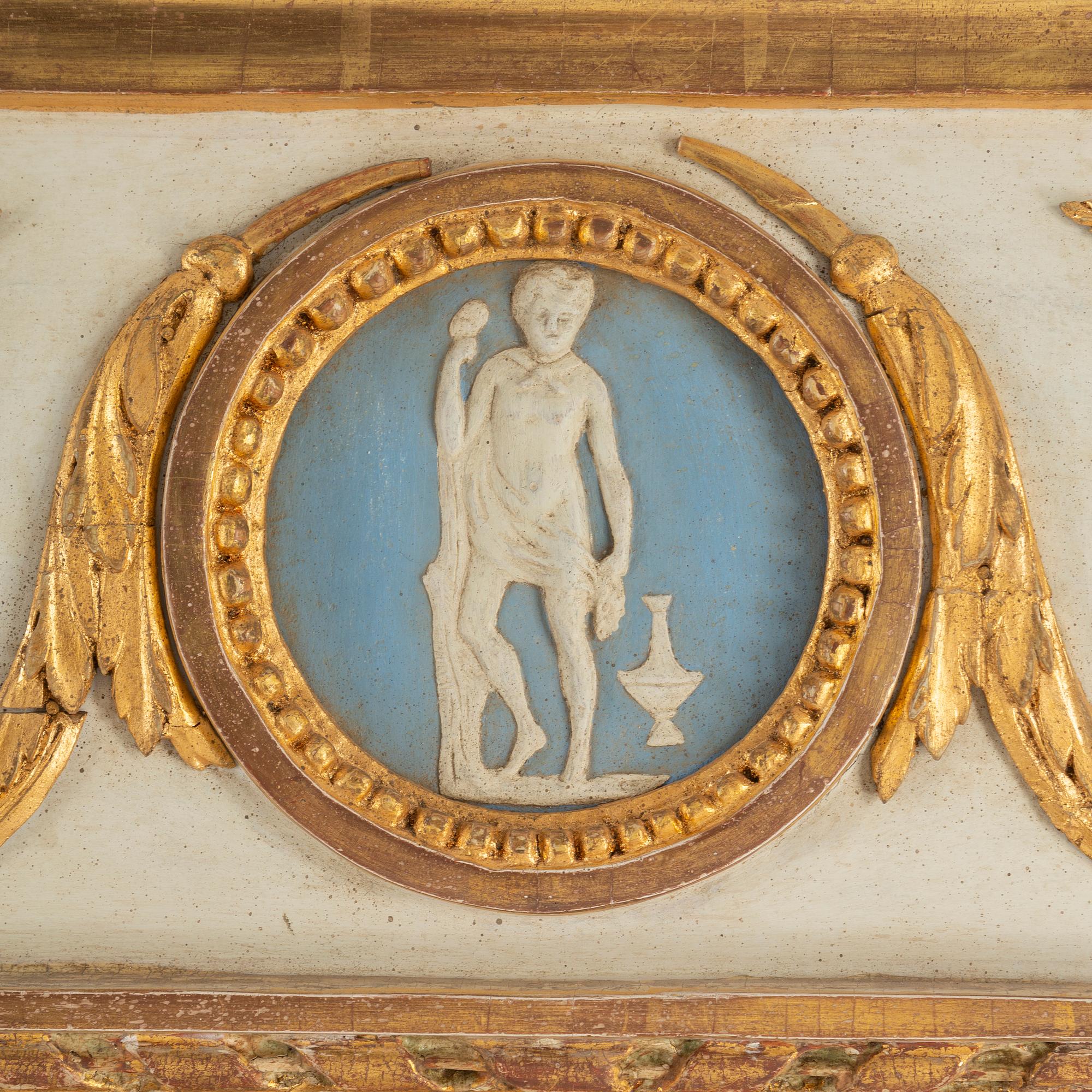 A late Gustavian mirror, beginning of the 19th century.