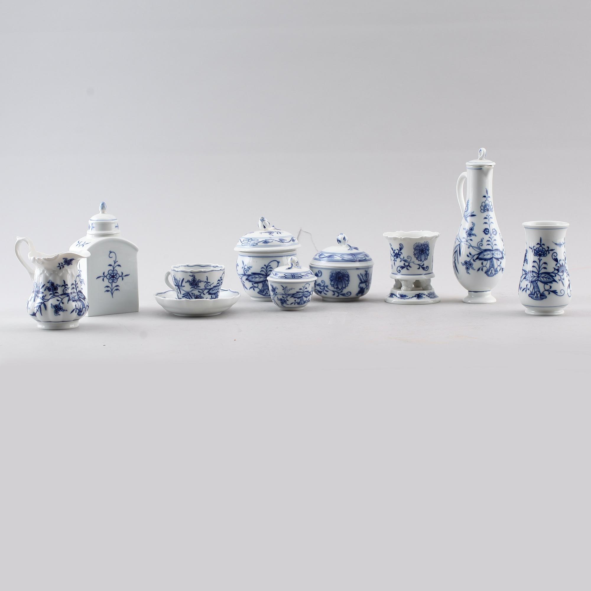 SAMLING SERVISPORSLIN, 12 delar, Meissen, 1900-talets andra hälft.