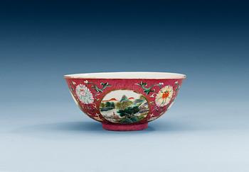 1658. A famille rose bowl, late Qing dynasty (1644-1912).
