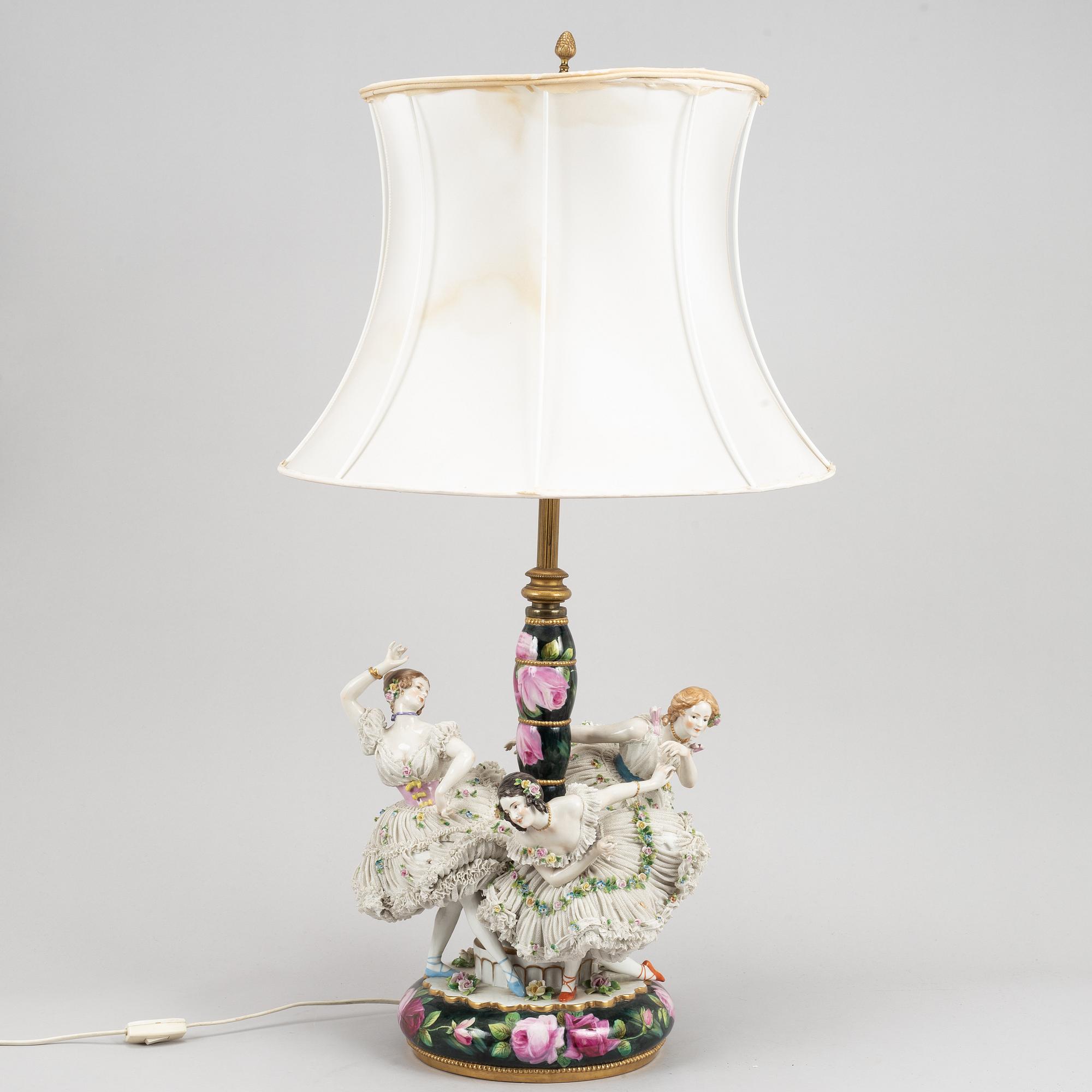 A porcelain table lamp, probably Germany, early 20th Century.