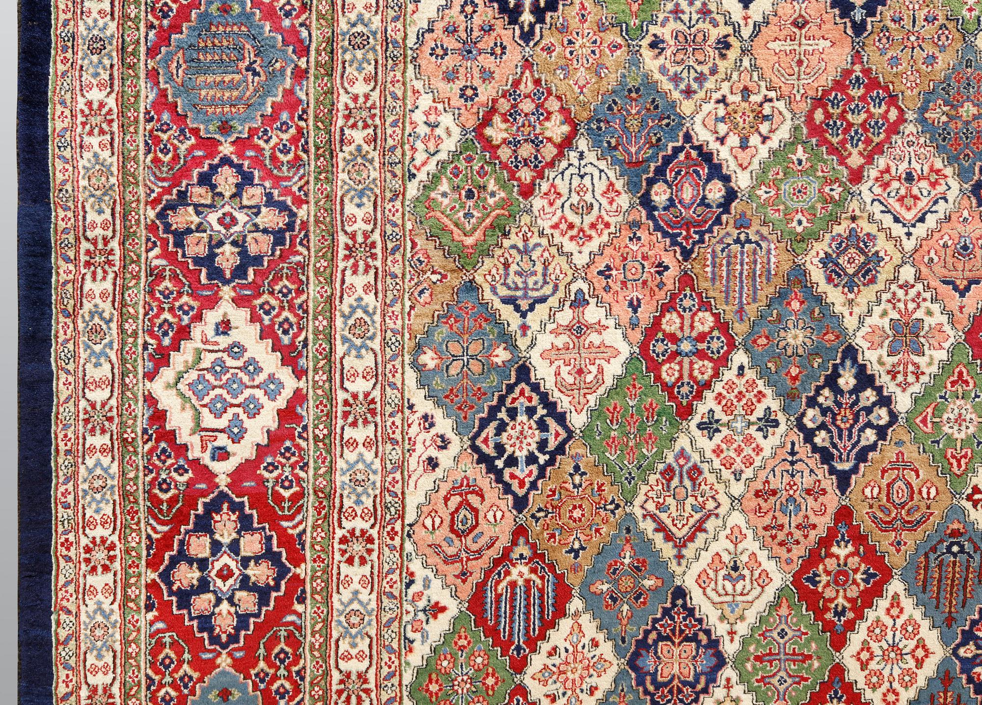Carpet, Saruk, 363 x 268 cm.