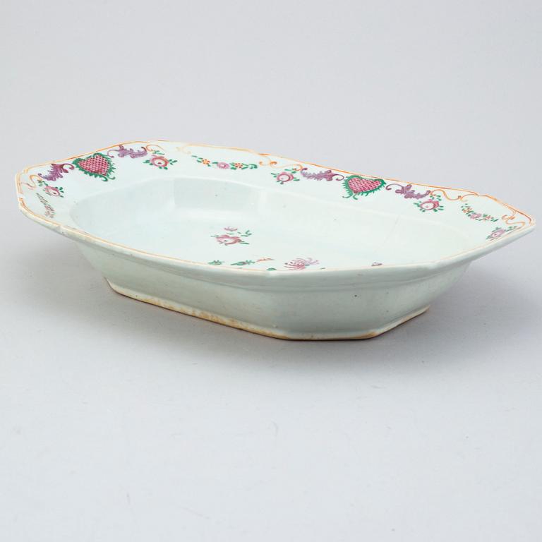 A famille rose tureen stand, Qing dynasty, Qianlong (1736-95).
