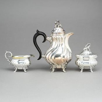 KAFFESERVIS, 3 delar, silver, CG Hallberg, bland annat 1946. Total vikt ca 683g.