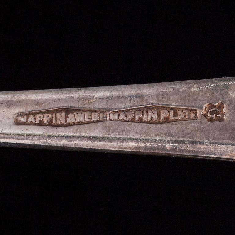 BESTICK, 35 delar, silver och nysilver, engelska, finska, ryska stämplar, 1845-1900-talets mitt. Total silvervikt 465 g.