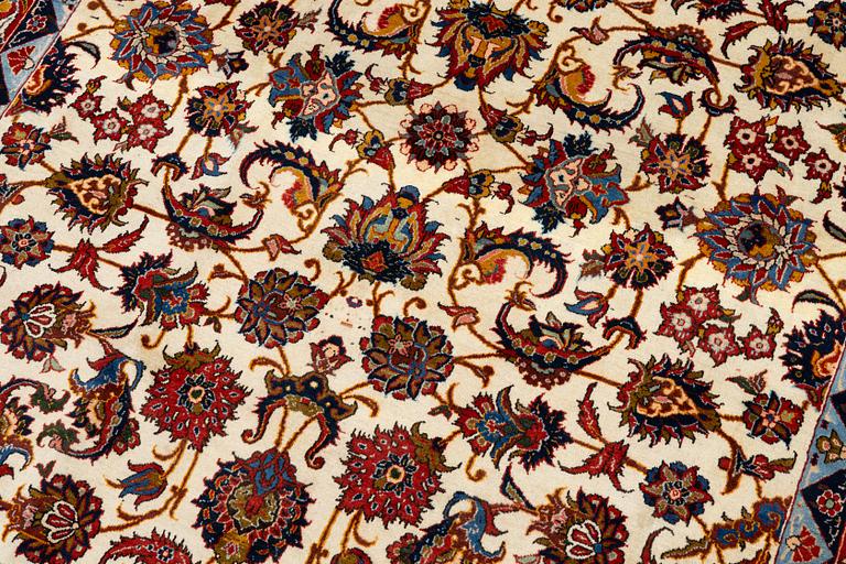 Matt Najafabad ca 335 x 210 cm.