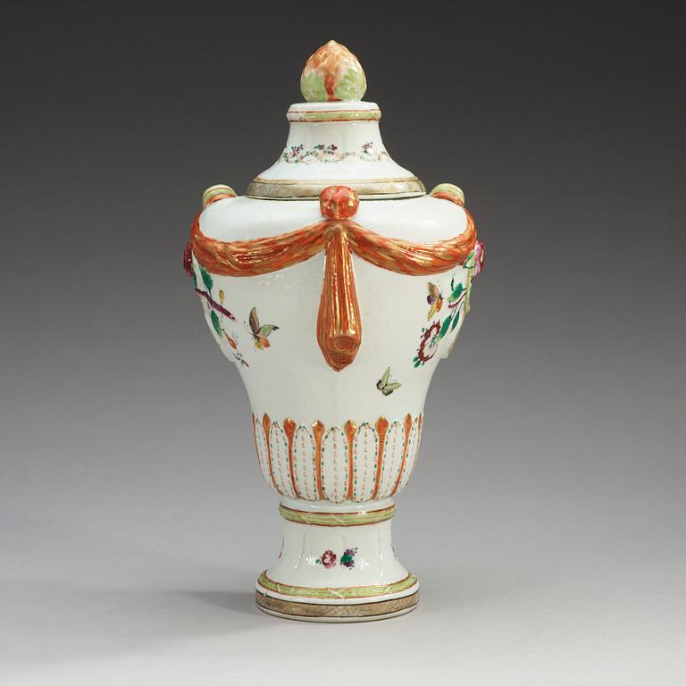 A famille rose jar with cover, Qing dynasty, Qianlong (1736-95).
