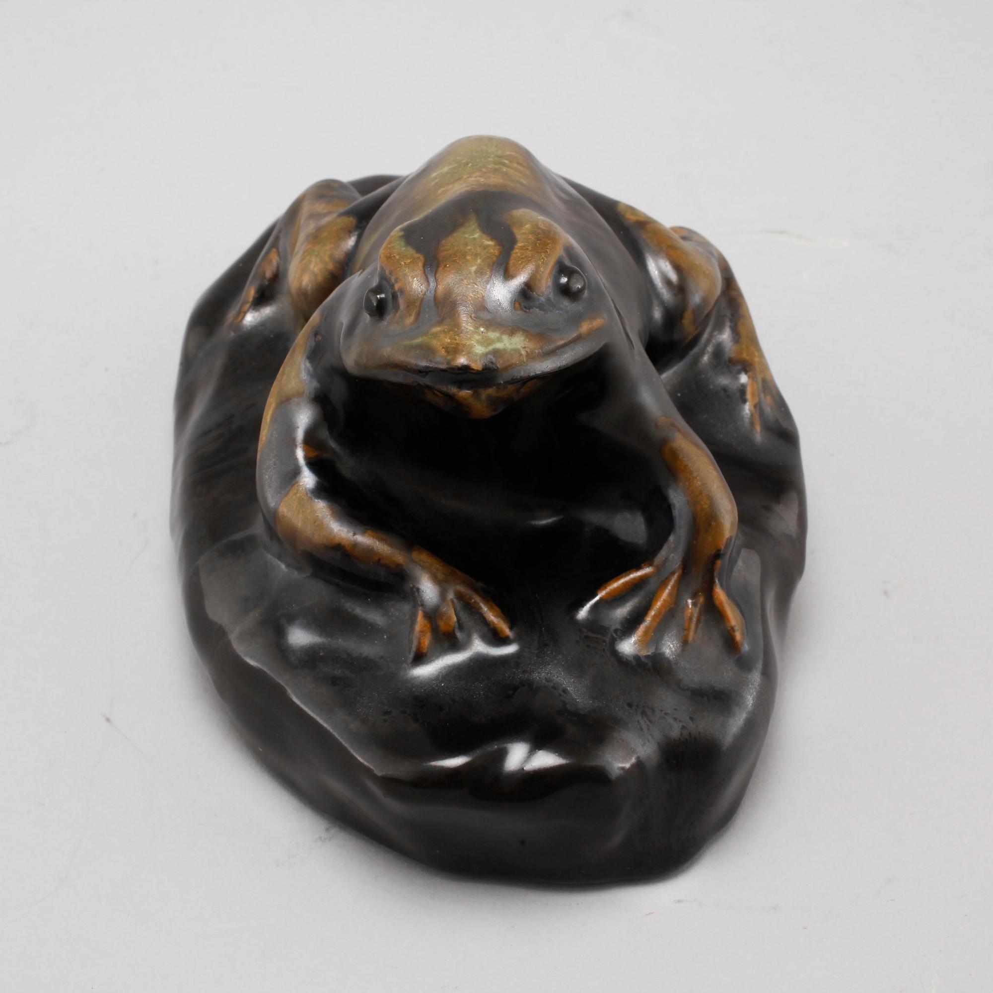 OIDENTIFIERAD KONSTNÄR, skulptur, keramik, signerad E.H, möjligen Ester Henning, 1900-talets första hälft.