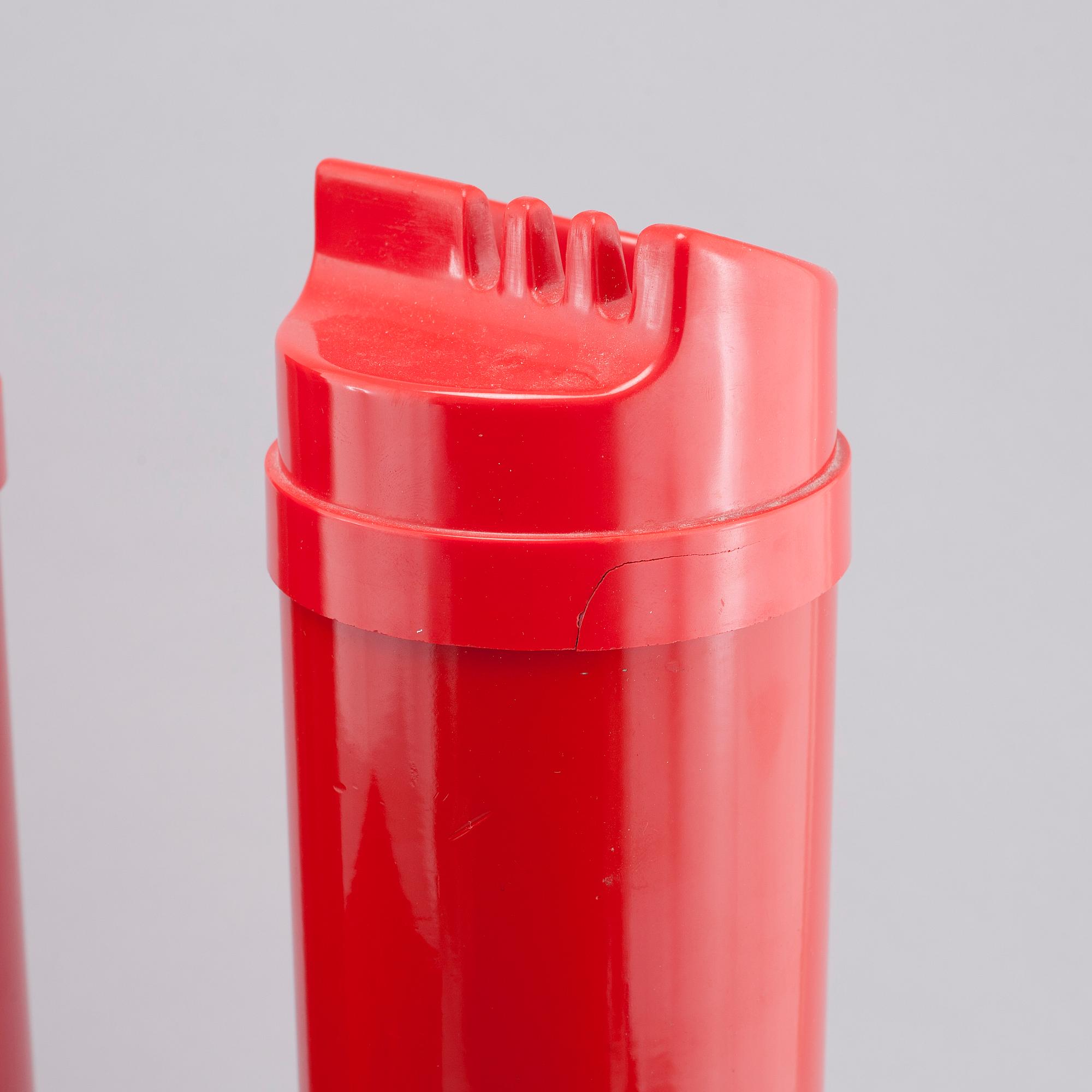 Three ash trays and one cutlery holder, ia designed by Joe Colombo and Gino Columbini for Kartell, 1960/70s.