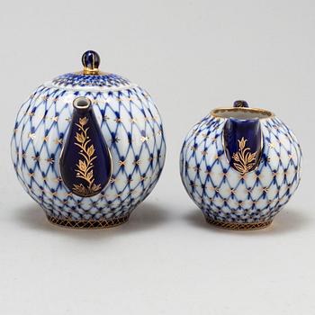 A 16-piece "Cobalt Net" porcelain set for coffee/ tea, Lomonosov, Soviet Union.