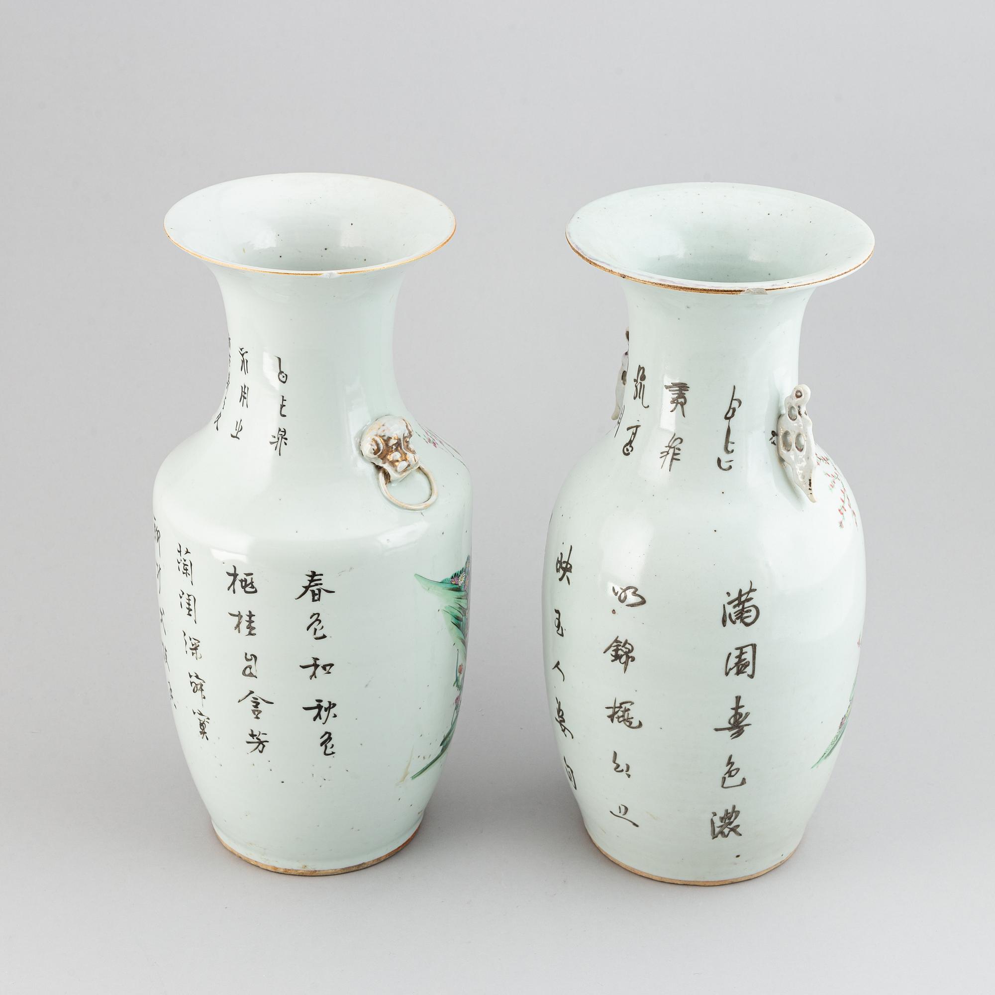 VASER, två stycken, porslin. Kina, 1900.tal.