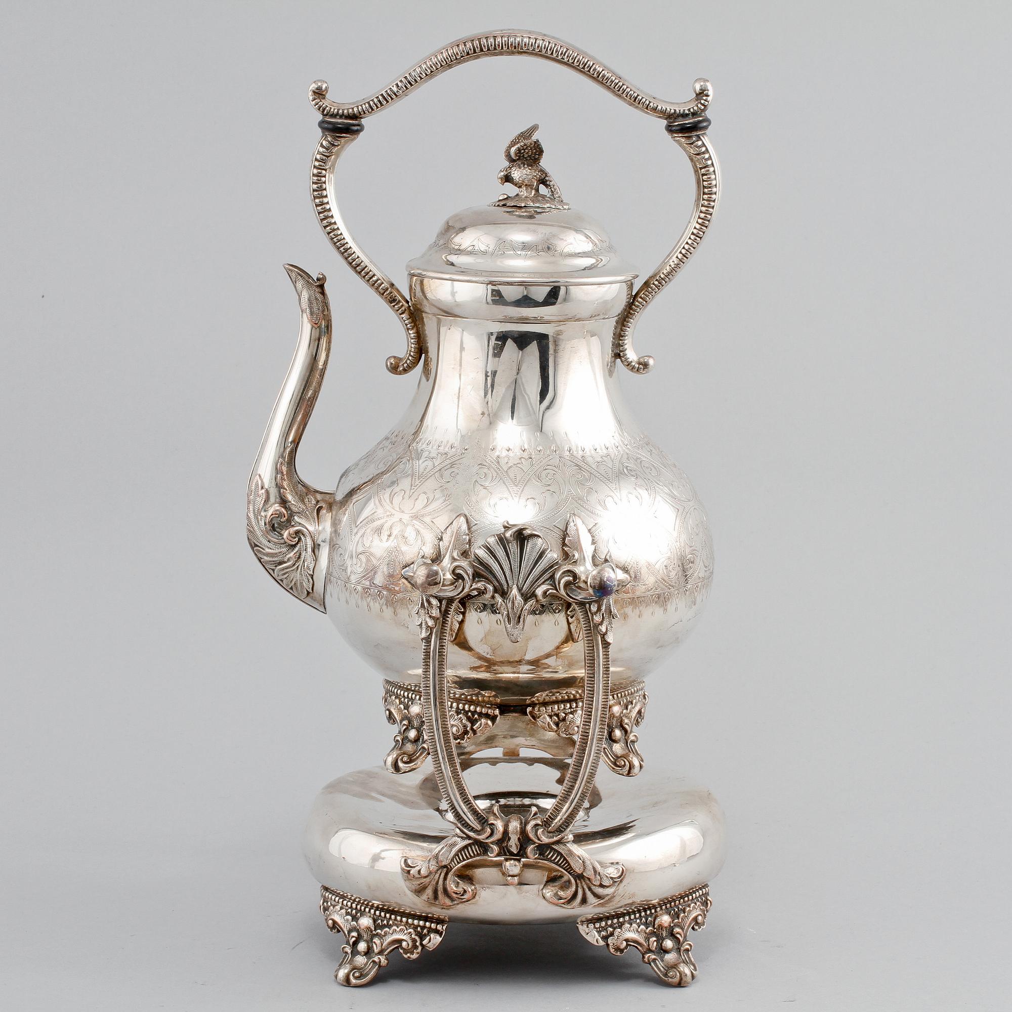 SAMOVAR PÅ RECHAUD, nysilver, omkring 1900.