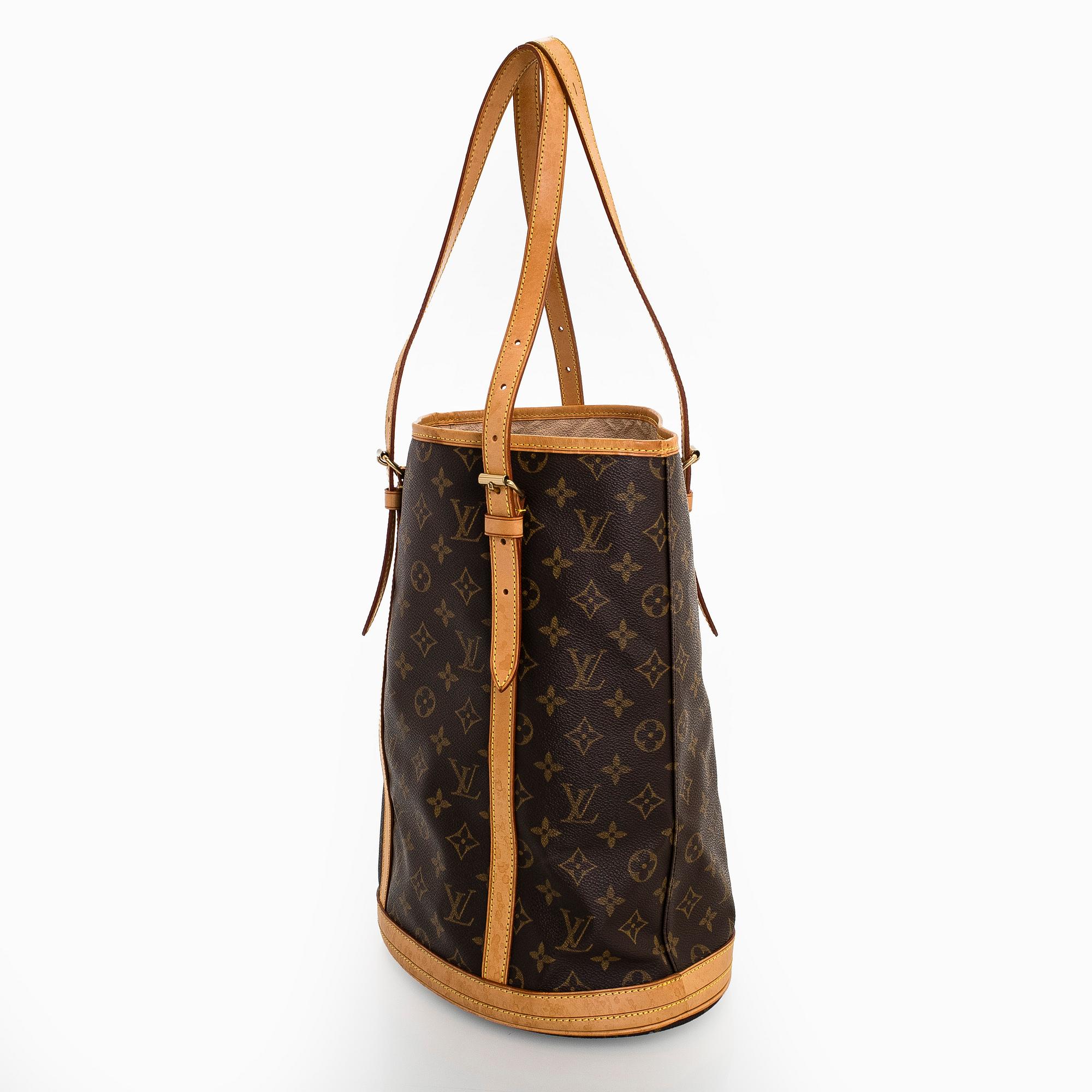 Louis Vuitton, a Monogram Canvas 'Bucket' bag with pochette.