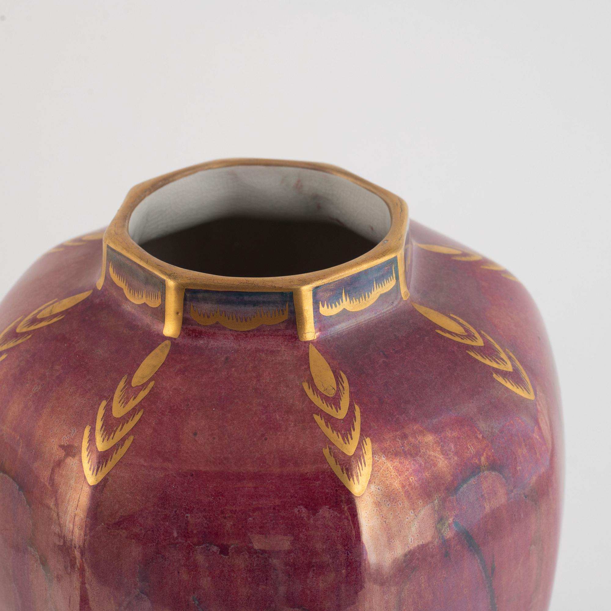 Josef Ekberg, an urn with cover, Gustavsberg 1930. - Bukowskis