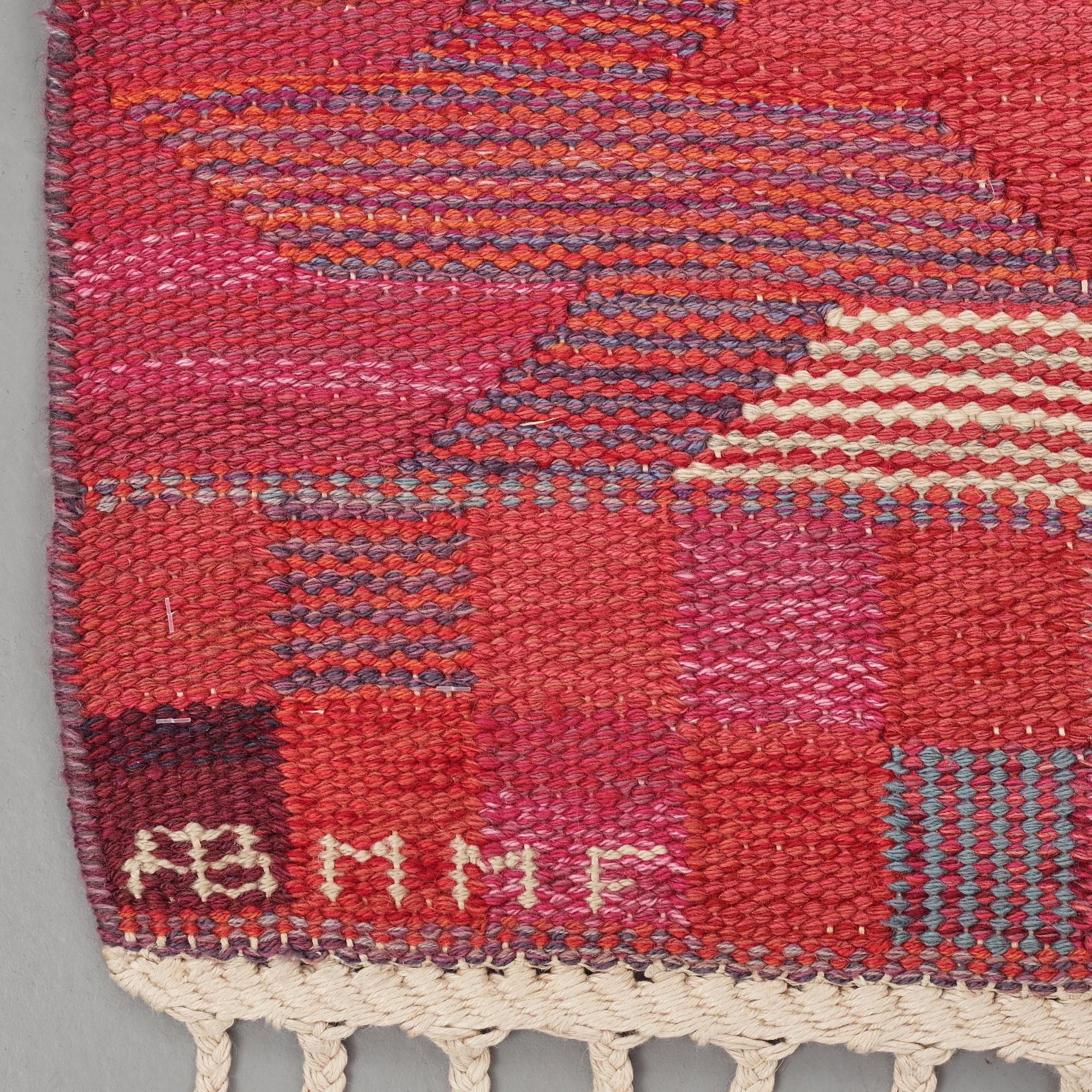 Barbro Nilsson, Matto, "Rödarp", flat weave, ca 298-299 x 185-188 cm, signed AB MMF BN.