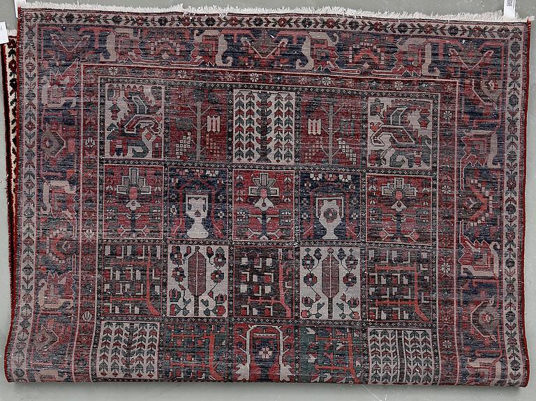 MATTA, Bachtiari, ca 322x204 cm.
