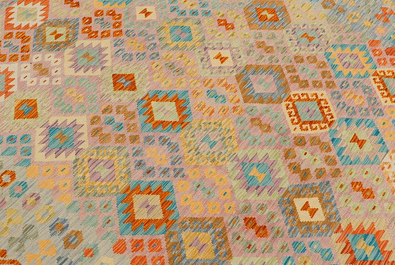 A carpet, Kilim, ca 303 x 202 cm.