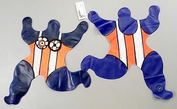 Niki de Saint Phalle · NIKI DE SAINT PHALLE, figurer, 2 st, plast, "Nana by Niki", formgivna 1968.