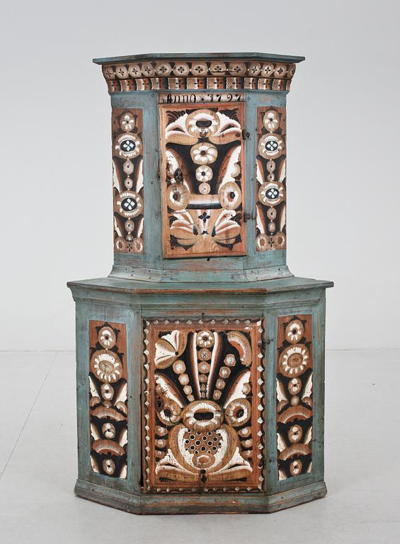 HÖRNSKÄNKSKÅP, allmoge, Rättvik, Dalarna. Dat 1797.