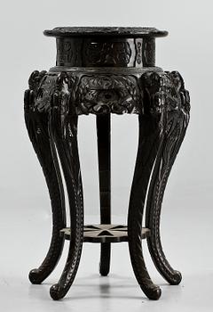 PIEDESTAL, orientalisk, 1900-tal.