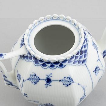 A 'Blue Fluted Full Lace' / 'Musselmalet' porcelain teapot, Royal Copenhagen, model 1118, 1967.